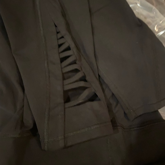 Athleta cropped crisscrossed lattice ankle Capri leggings black 9647 - Picture 7 of 12